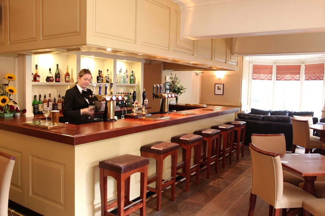 The Valley Hotel & Carriage Gardens Fivemiletown Buitenkant foto
